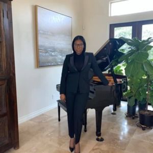 Meet your Posher, Kayla